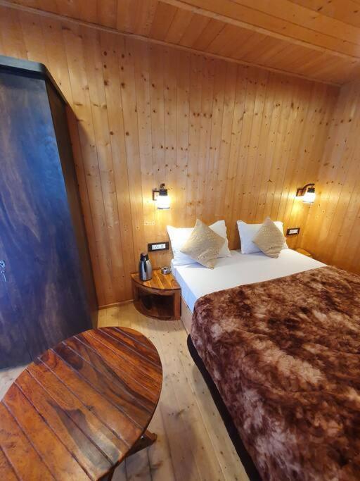 Kasauli Cascade A Cheerfull 4 Bedroom Challet Zewnętrze zdjęcie