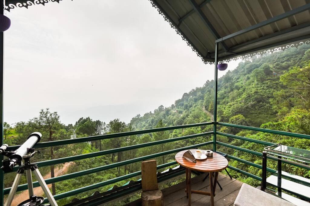 Kasauli Cascade A Cheerfull 4 Bedroom Challet Zewnętrze zdjęcie