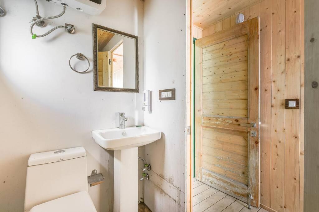 Kasauli Cascade A Cheerfull 4 Bedroom Challet Zewnętrze zdjęcie
