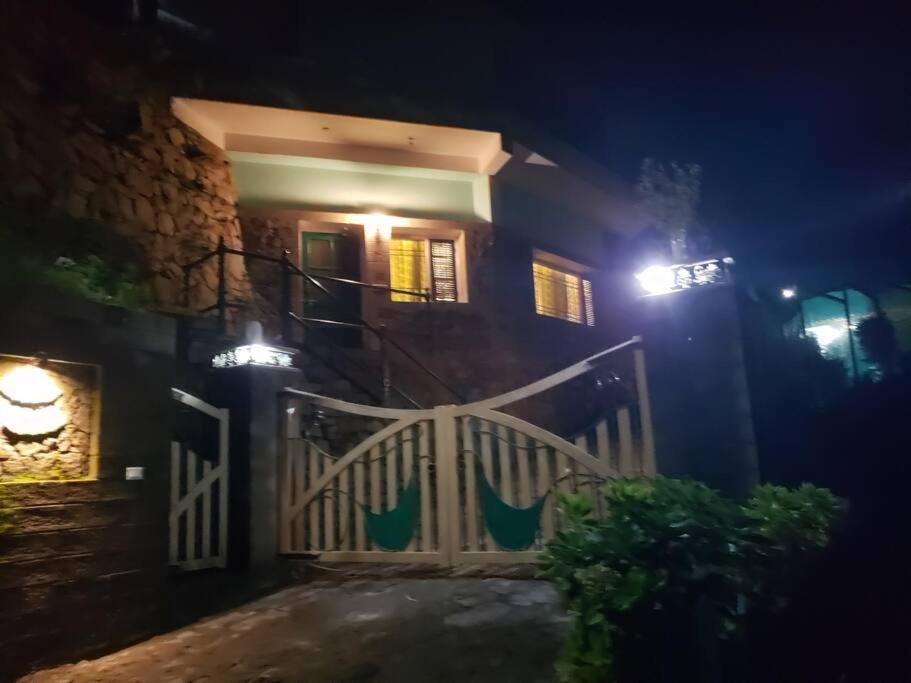 Kasauli Cascade A Cheerfull 4 Bedroom Challet Zewnętrze zdjęcie